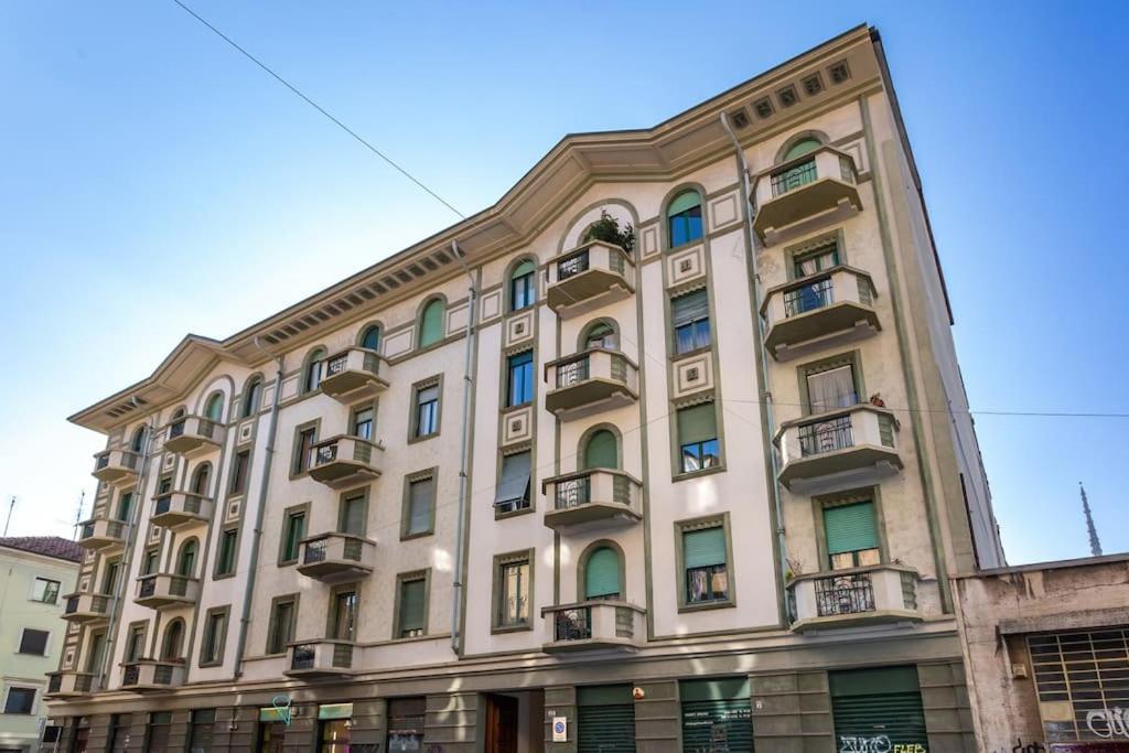 In Verticale Turin Ngoại thất bức ảnh